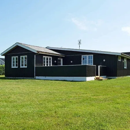 8 Person Holiday In