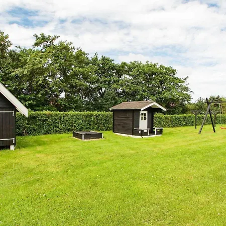 8 Person Holiday In